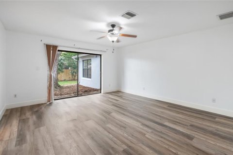 House in Longwood, Florida 3 bedrooms, 206.8 sq.m. № 2210605 - photo 29