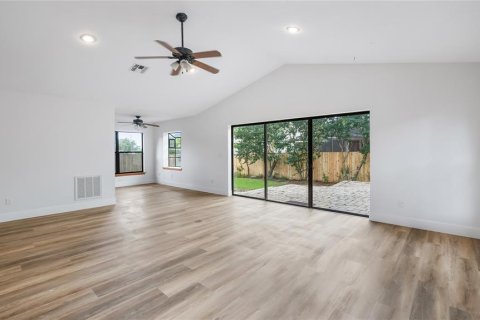 House in Longwood, Florida 3 bedrooms, 206.8 sq.m. № 2210605 - photo 22