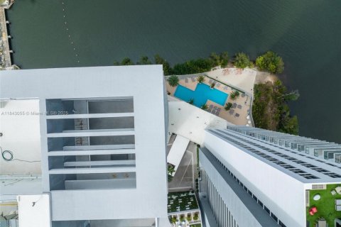 Condominio en alquiler en North Miami Beach, Florida, 4 dormitorios, 211.72 m2 № 1939933 - foto 11