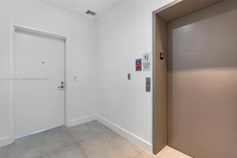 Condominio en alquiler en North Miami Beach, Florida, 4 dormitorios, 211.72 m2 № 1939933 - foto 15