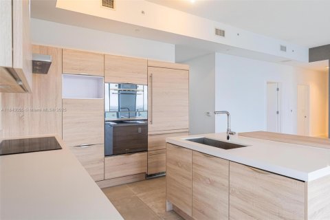 Condominio en alquiler en North Miami Beach, Florida, 4 dormitorios, 211.72 m2 № 1939933 - foto 19