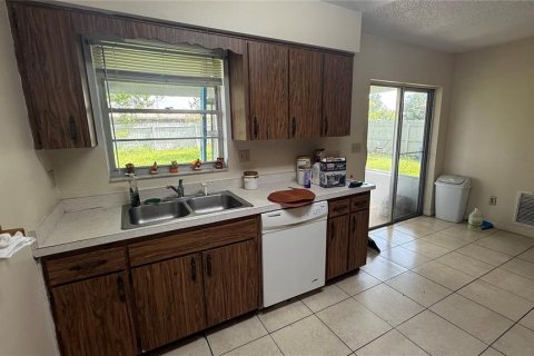 House in Kissimmee, Florida 2 bedrooms, 95.22 sq.m. № 1792069 - photo 17