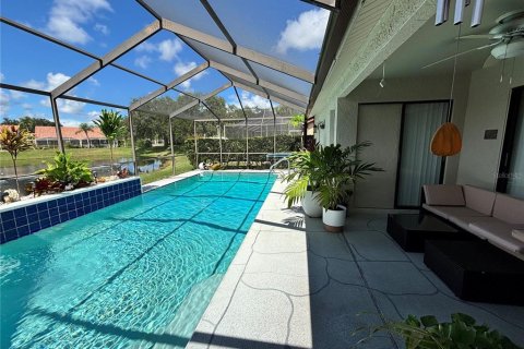 House in Palm Harbor, Florida 4 bedrooms, 151.8 sq.m. № 2352464 - photo 15
