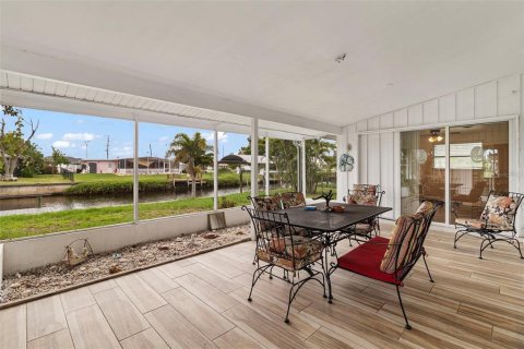 House in Port Charlotte, Florida 2 bedrooms, 113.71 sq.m. № 1880812 - photo 24