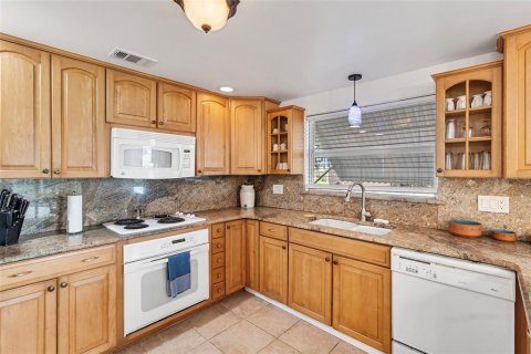 House in Port Charlotte, Florida 2 bedrooms, 113.71 sq.m. № 1880812 - photo 11