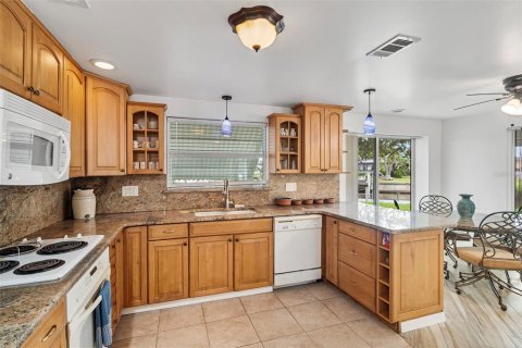 House in Port Charlotte, Florida 2 bedrooms, 113.71 sq.m. № 1880812 - photo 14