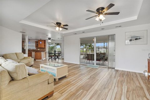 House in Port Charlotte, Florida 2 bedrooms, 113.71 sq.m. № 1880812 - photo 3