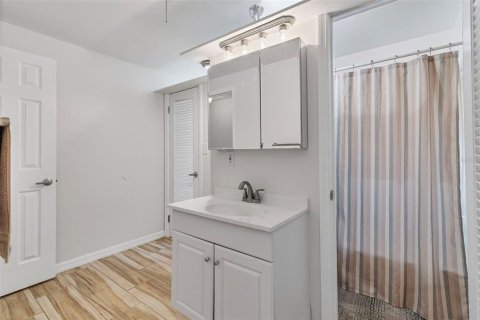 House in Port Charlotte, Florida 2 bedrooms, 113.71 sq.m. № 1880812 - photo 21