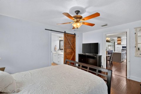 House in South Daytona, Florida 3 bedrooms, 182.09 sq.m. № 2156407 - photo 20