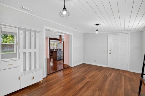 House in South Daytona, Florida 3 bedrooms, 182.09 sq.m. № 2156407 - photo 17
