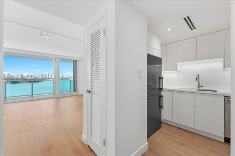 Снять в аренду кондоминиум в Майами-Бич, Флорида 50.45м2, № 1991918 - фото 5