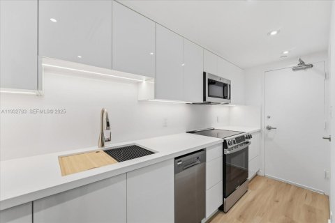 Снять в аренду кондоминиум в Майами-Бич, Флорида 50.45м2, № 1991918 - фото 6