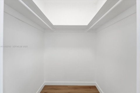 Снять в аренду кондоминиум в Майами-Бич, Флорида 50.45м2, № 1991918 - фото 13