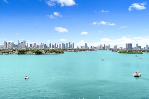 Снять в аренду кондоминиум в Майами-Бич, Флорида 50.45м2, № 1991918 - фото 2