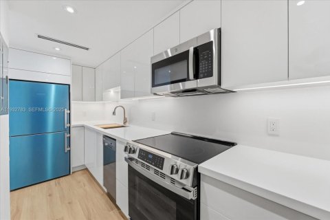 Снять в аренду кондоминиум в Майами-Бич, Флорида 50.45м2, № 1991918 - фото 7