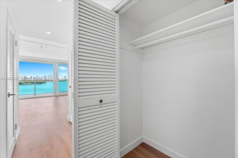 Снять в аренду кондоминиум в Майами-Бич, Флорида 50.45м2, № 1991918 - фото 14
