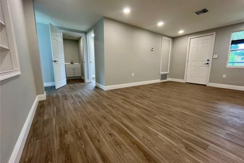 House in Gibsonton, Florida 3 bedrooms, 84.73 sq.m. № 1835853 - photo 10