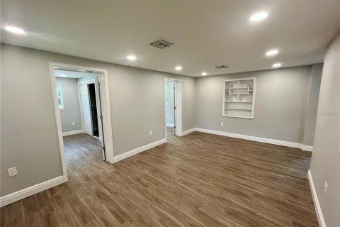House in Gibsonton, Florida 3 bedrooms, 84.73 sq.m. № 1835853 - photo 8