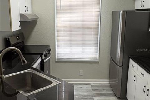 Condo in Orlando, Florida, 2 bedrooms № 2391476 - photo 9