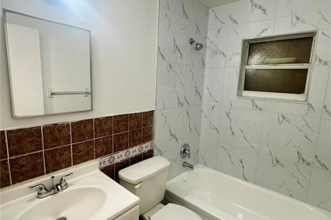Снять в аренду виллу или дом в Орландо, Флорида 3 спальни, 73.58м2, № 2099925 - фото 17