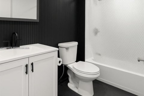 Снять в аренду кондоминиум в Лодерхилл, Флорида 2 спальни, 104.05м2, № 1991296 - фото 8