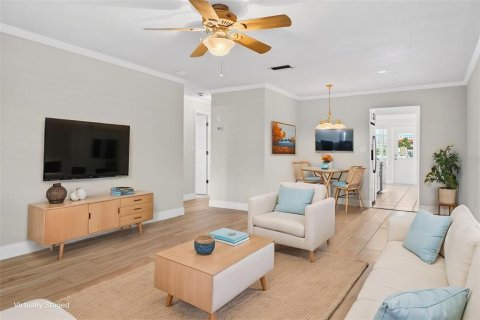 Condo in Gulfport, Florida, 2 bedrooms № 2156000 - photo 11