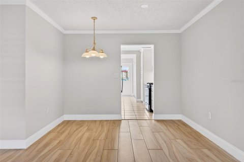Condo in Gulfport, Florida, 2 bedrooms № 2156000 - photo 12