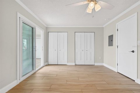 Condo in Gulfport, Florida, 2 bedrooms № 2156000 - photo 29