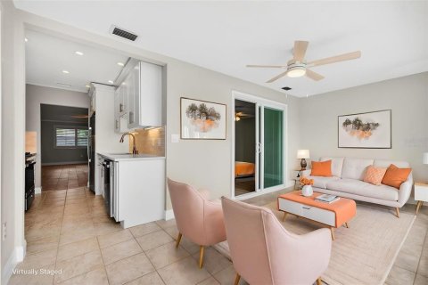 Condo in Gulfport, Florida, 2 bedrooms № 2156000 - photo 25