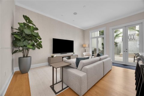 Adosado en venta en Coral Gables, Florida, 4 dormitorios, 323.76 m2 № 2042668 - foto 16