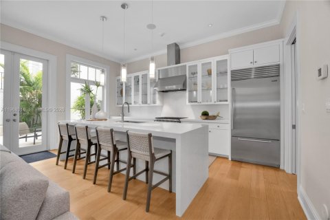 Adosado en venta en Coral Gables, Florida, 4 dormitorios, 323.76 m2 № 2042668 - foto 14