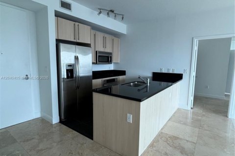 Condo in Miami, Florida, 2 bedrooms  № 2086663 - photo 11