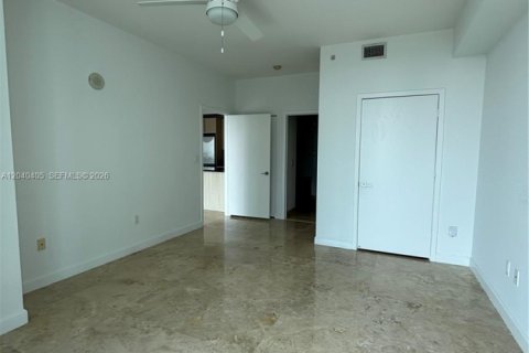 Condo in Miami, Florida, 2 bedrooms  № 2086663 - photo 15