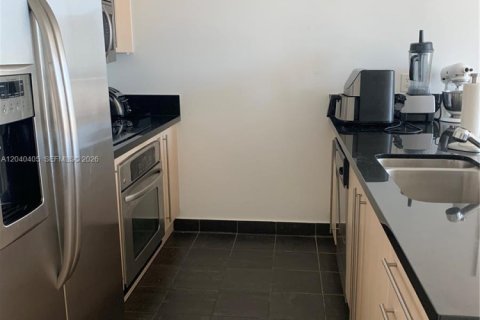 Condo in Miami, Florida, 2 bedrooms  № 2086663 - photo 10