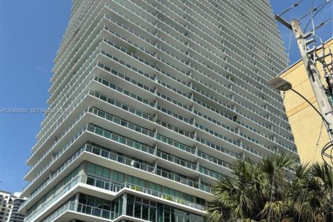 Condo in Miami, Florida, 2 bedrooms  № 2086663 - photo 30