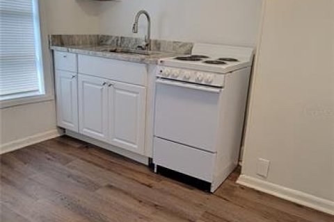 Propiedad comercial en venta en Tampa, Florida, 3 dormitorios, 148.55 m2 № 1831195 - foto 13
