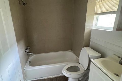 Propiedad comercial en venta en Tampa, Florida, 3 dormitorios, 148.55 m2 № 1831195 - foto 8