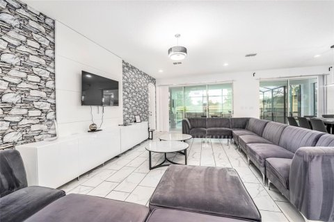 Купить виллу или дом в Киссимми, Флорида 3 комнаты, 397.16м2, № 1810579 - фото 2