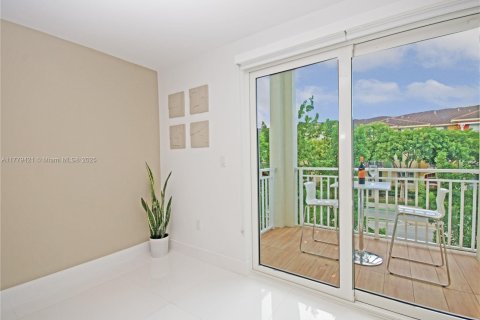 Купить кондоминиум в Дорал, Флорида 2 спальни, 112.04м2, № 1706103 - фото 9