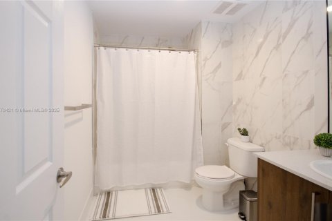 Купить кондоминиум в Дорал, Флорида 2 спальни, 112.04м2, № 1706103 - фото 14