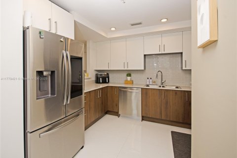 Купить кондоминиум в Дорал, Флорида 2 спальни, 112.04м2, № 1706103 - фото 6