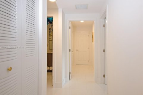 Купить кондоминиум в Дорал, Флорида 2 спальни, 112.04м2, № 1706103 - фото 18