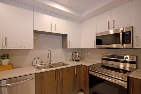 Купить кондоминиум в Дорал, Флорида 2 спальни, 112.04м2, № 1706103 - фото 5