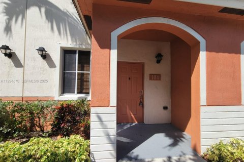 Touwnhouse à louer à Miami Gardens, Floride: 2 chambres, 105.91 m2 № 2042302 - photo 27