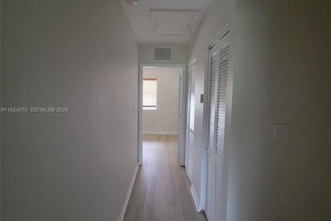 Touwnhouse à louer à Miami Gardens, Floride: 2 chambres, 105.91 m2 № 2042302 - photo 18