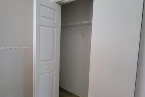 Touwnhouse à louer à Miami Gardens, Floride: 2 chambres, 105.91 m2 № 2042302 - photo 23