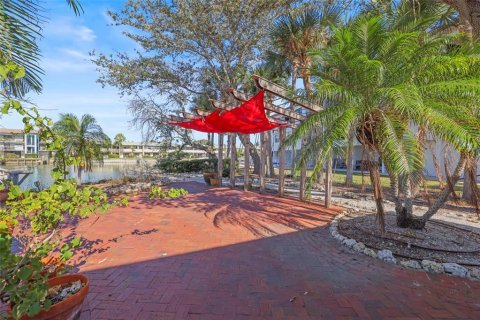 Land in Treasure Island, Florida № 2120258 - photo 13