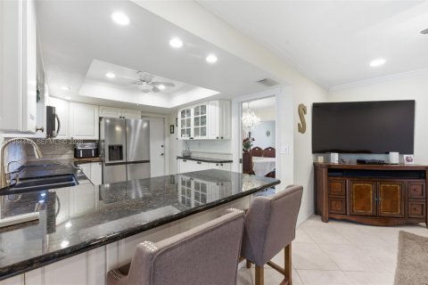 House in Plantation, Florida 4 bedrooms, 192.68 sq.m. № 2033283 - photo 14