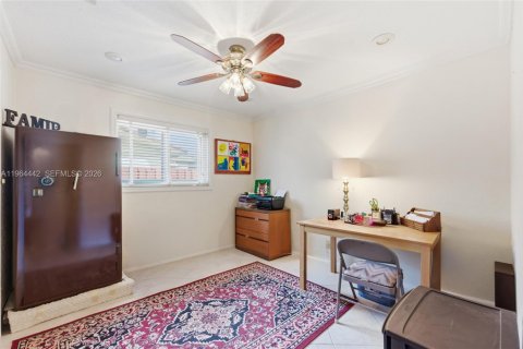 House in Plantation, Florida 4 bedrooms, 192.68 sq.m. № 2033283 - photo 25