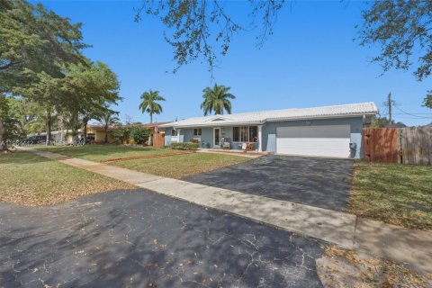 House in Plantation, Florida 4 bedrooms, 192.68 sq.m. № 2033283 - photo 3